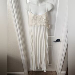 Flora Cream Lace DFlora Ivory Lace & Pleated Slip Dress – NWT SzS